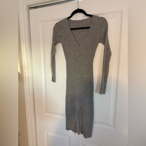Wilfred Aritzia Ribbed Grey V-Neck Fitted Midi Dress